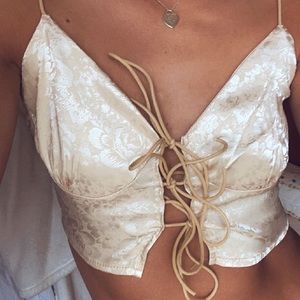 Cute floral crop top!